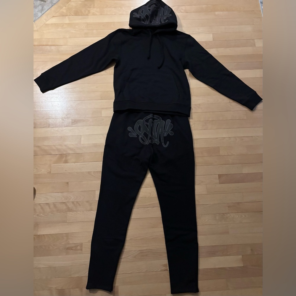 Syna World OG tracksuit
Brand new
Size Large
Have original reciepts